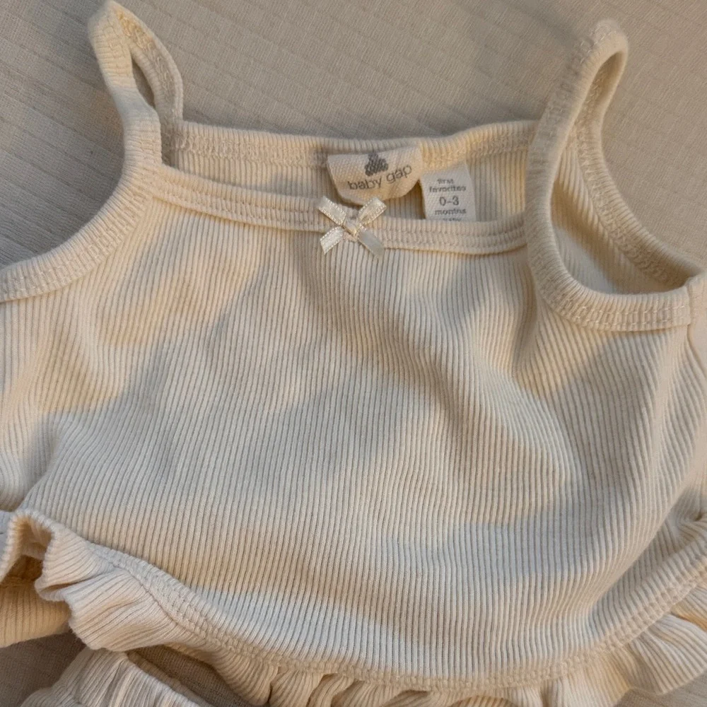 GAP Cream Ribbed Tank Top & Ruffle Diaper Cover - Picture 2 of 3
